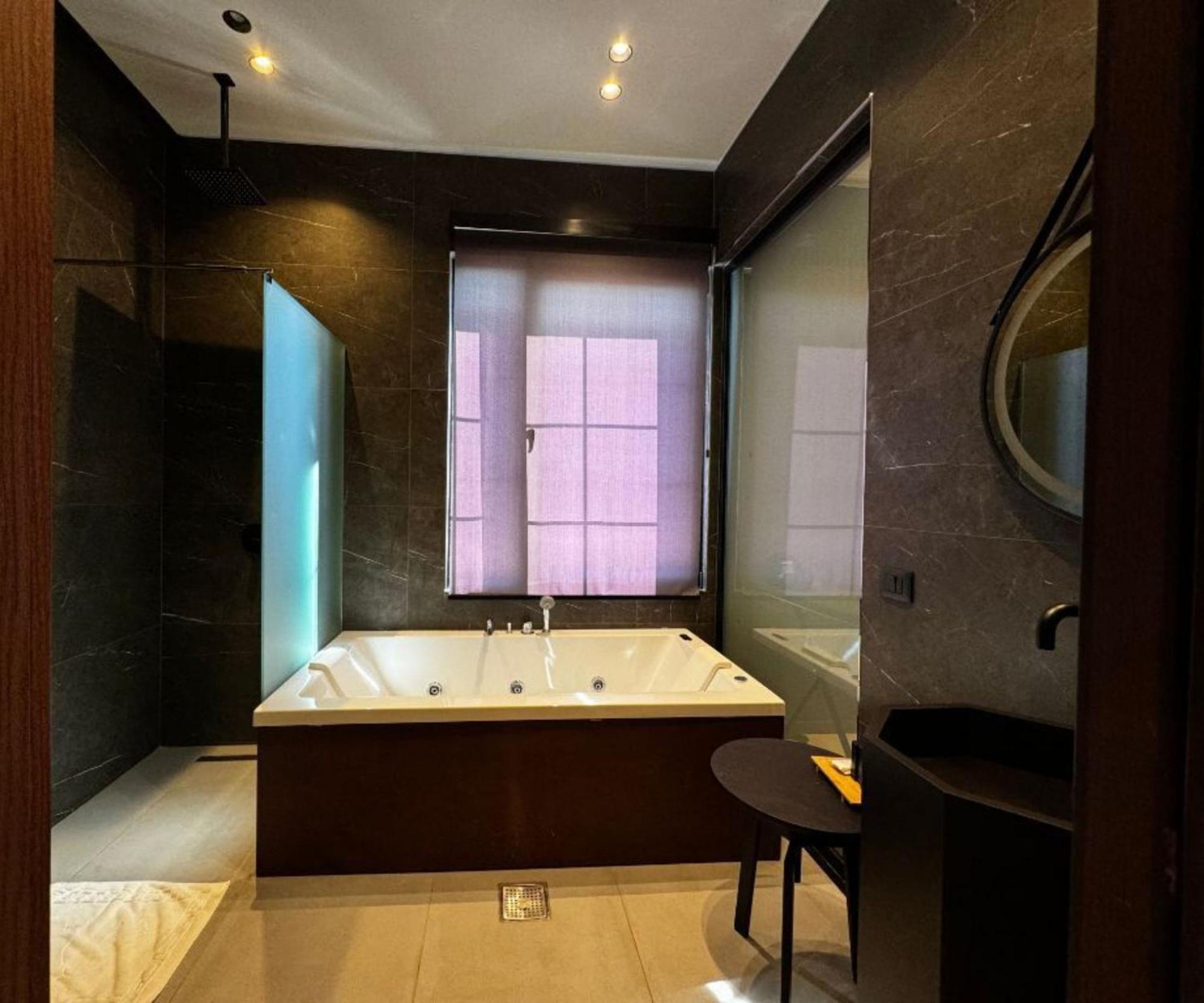 Area Hotel 卡萨米尔 外观 照片