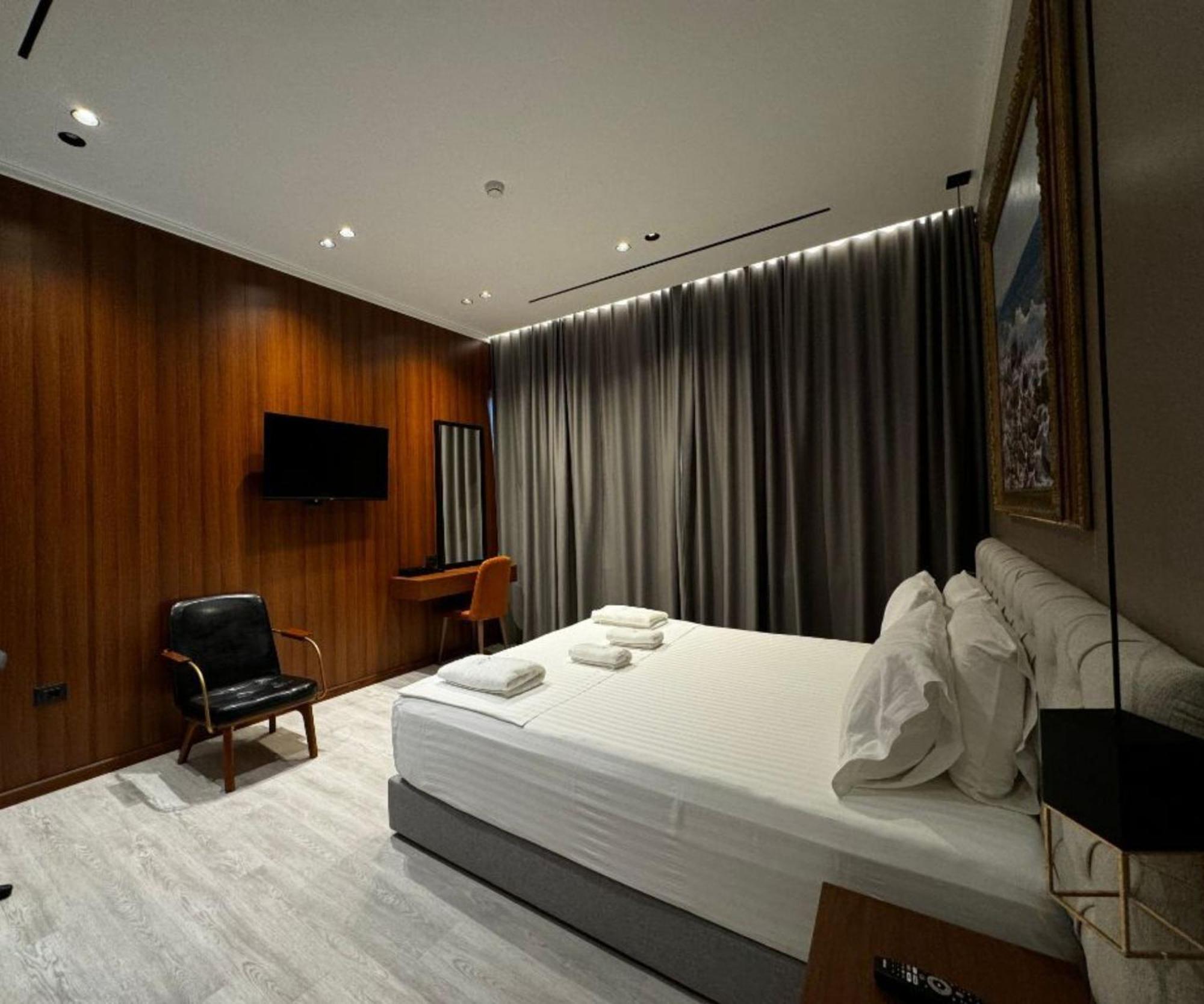 Area Hotel 卡萨米尔 外观 照片